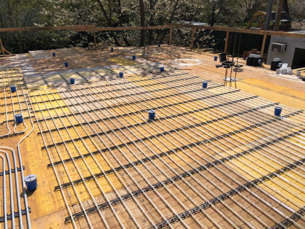 Aktívbetonos mennyezethűtési rendszer